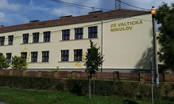 Z&Scaron; Valtick&aacute;, Mikulov